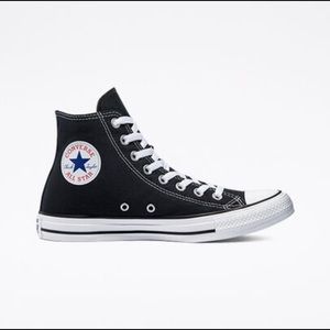 Converse all star high tops. Men’s size 9.